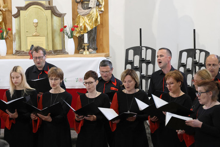 KOMORNI ZBOR FRAN GERBIČ LETNI KONCERT 53 FOTO LJUBO VUKELIČ